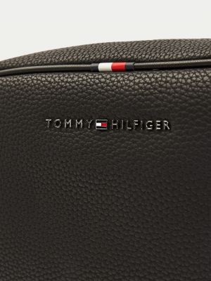 tommy toiletry bag