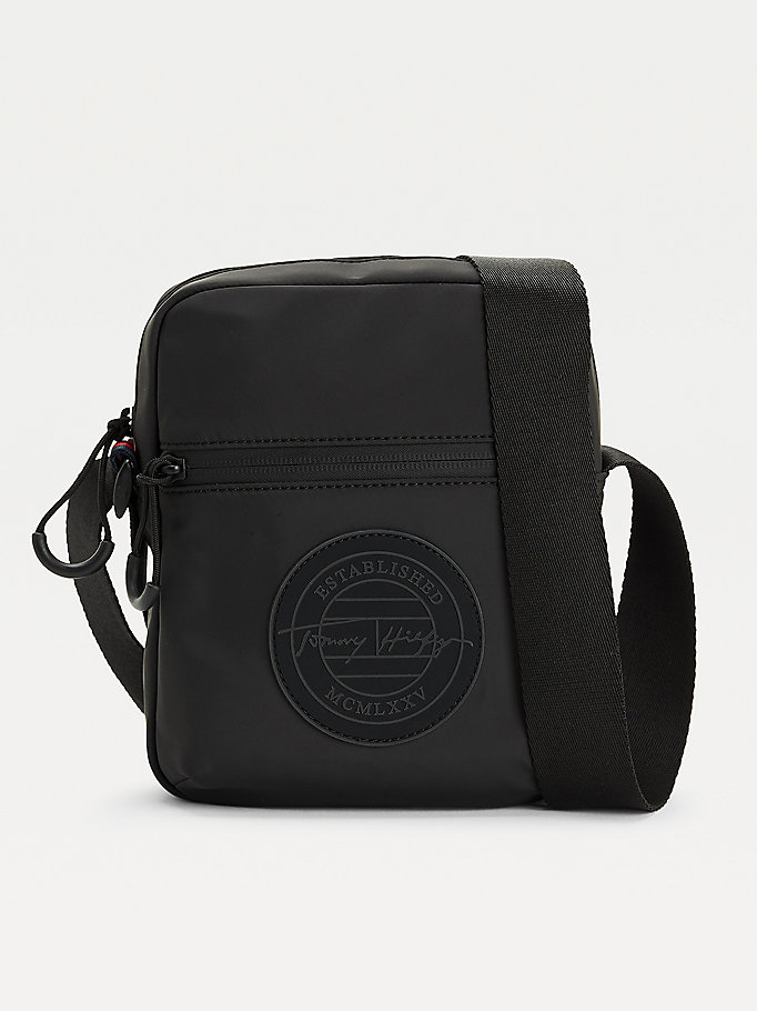 schwarz kleine reportertasche mit signatur-logo für herren - tommy hilfiger