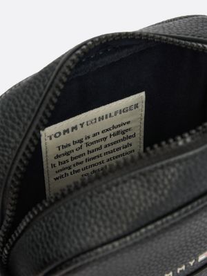 schwarz essential kleine reportertasche für herren - tommy hilfiger