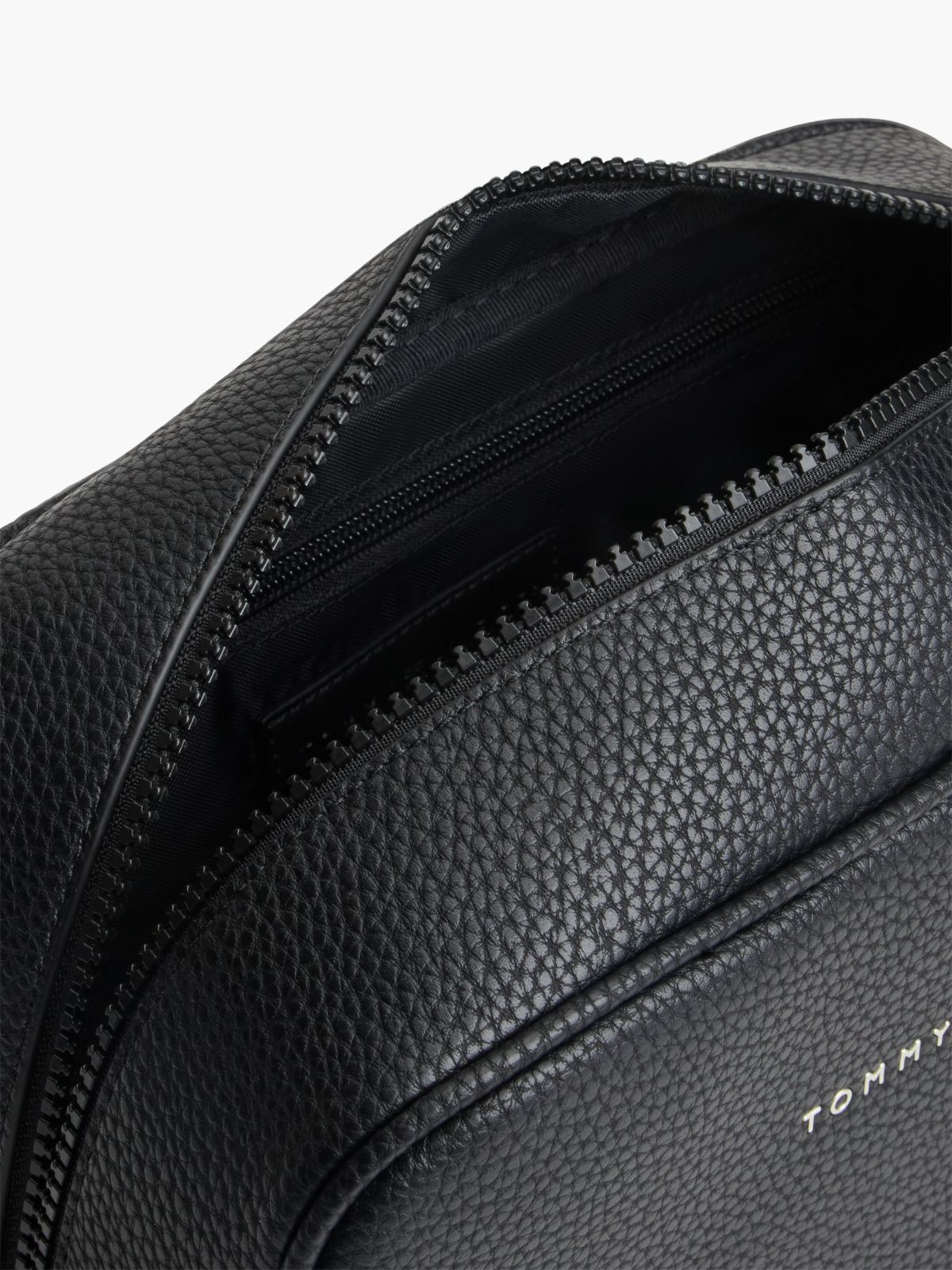 Essential Washbag — Black