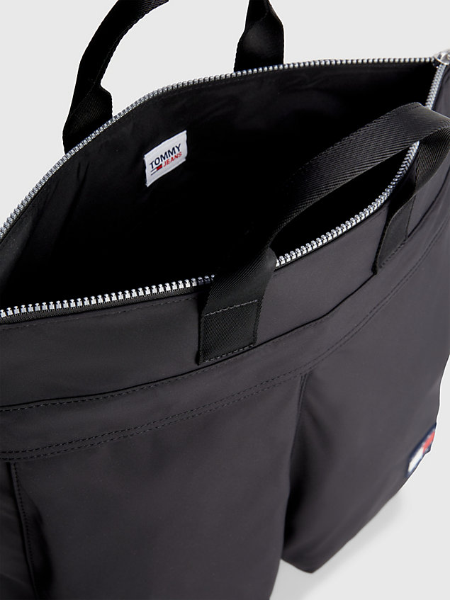 black rucksack mit badge und taschen für herren - tommy jeans