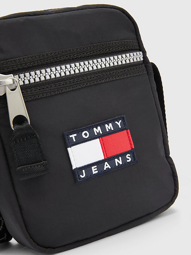 BLACK Heritage Badge Nylon Reporter Bag for men TOMMY JEANS