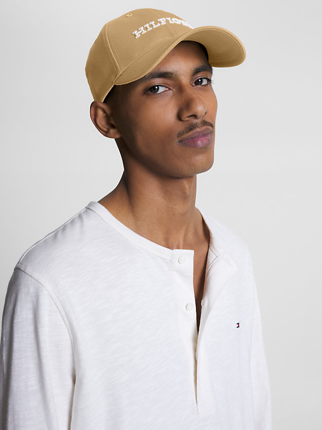 khaki czapka z daszkiem i aplikacją z logo dla mężczyźni - tommy hilfiger