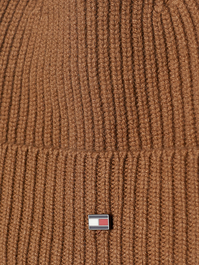 brown kaszmirowa czapka beanie elevated z flagą dla mężczyźni - tommy hilfiger