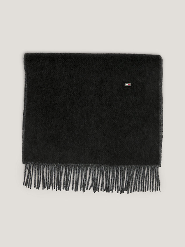 black elevated kasjmier sjaal met franje en vlag voor heren - tommy hilfiger