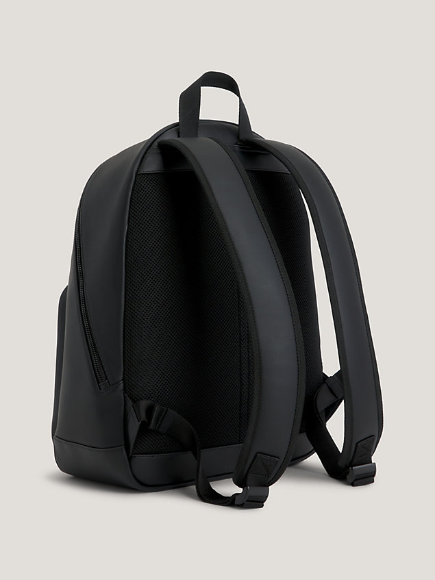 black plecak kopułowy essential z logo dla mężczyźni - tommy hilfiger