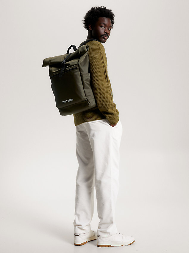 khaki rolltop-rucksack mit hilfiger-monotype für herren - tommy hilfiger