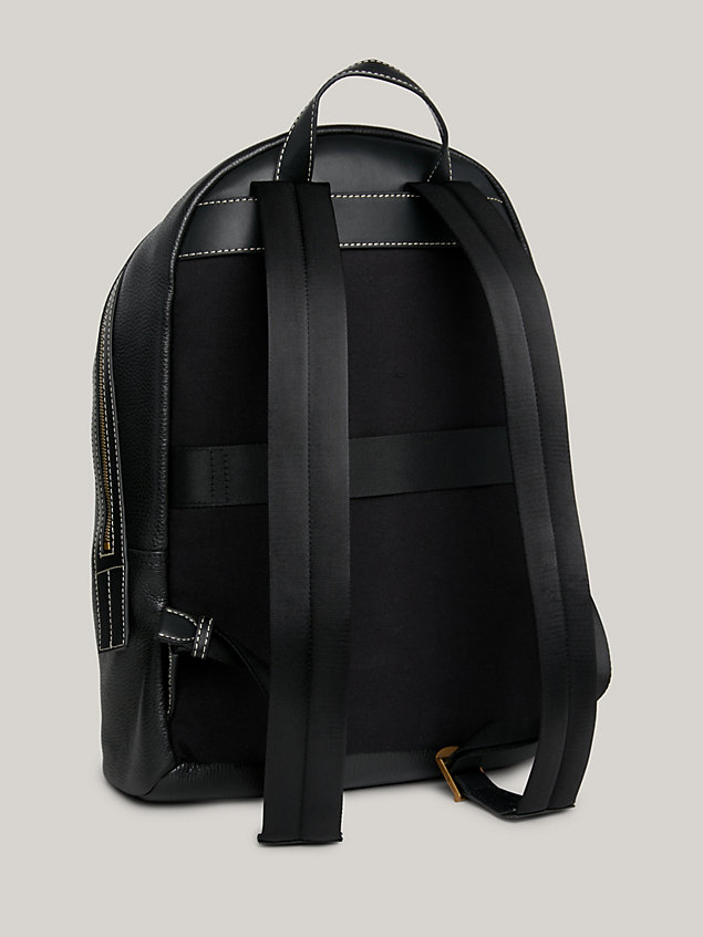 black premium leather rucksack aus narbenleder für herren - tommy hilfiger
