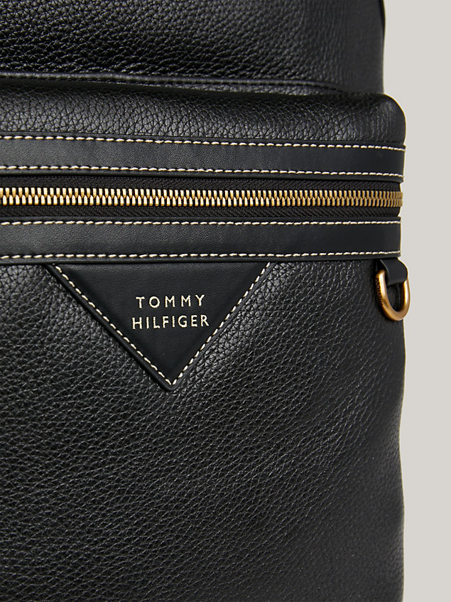 black premium leather rucksack aus narbenleder für herren - tommy hilfiger