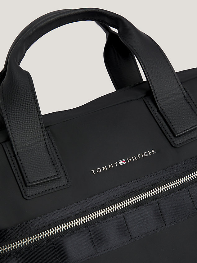 black elevated laptop-tasche mit logo für herren - tommy hilfiger