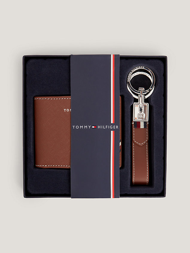 brown leather small credit card wallet and key fob gift set for men tommy hilfiger