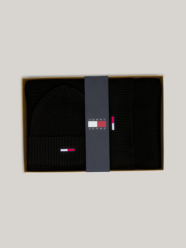set de regalo de bufanda y gorro con logo black de hombre tommy jeans