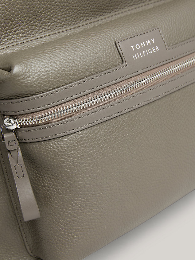 grey premium leather rucksack für herren - tommy hilfiger