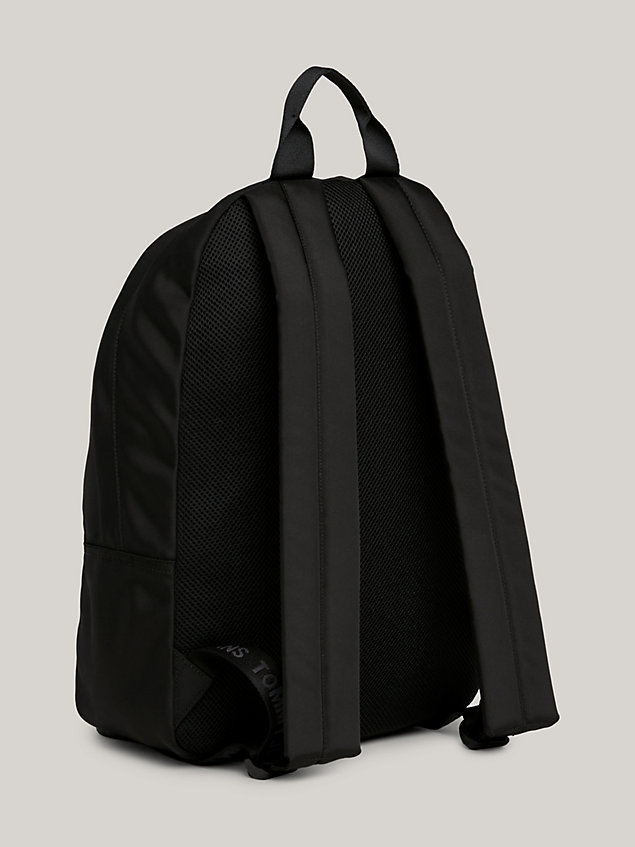 black usztywniany plecak essential z naszywką dla mężczyźni - tommy jeans