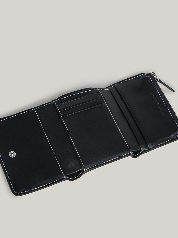 blue prep classics vertical leather wallet for men tommy hilfiger