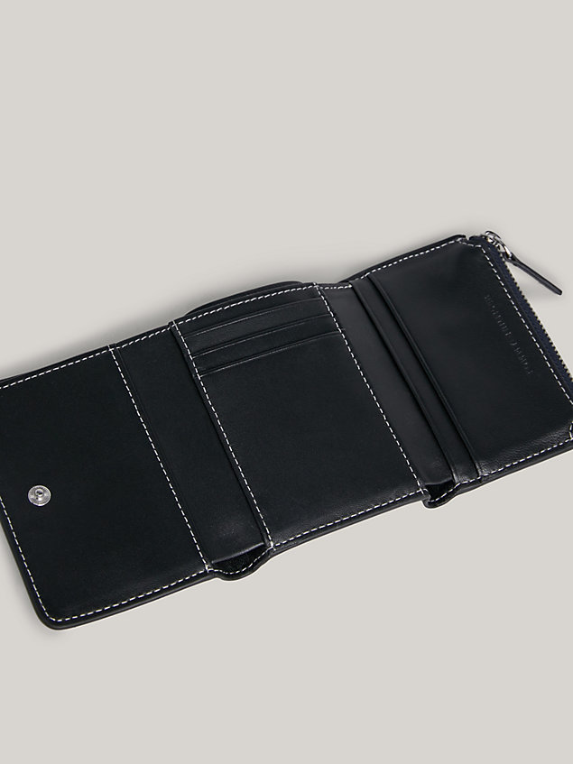 blue prep classics vertical leather wallet for men tommy hilfiger