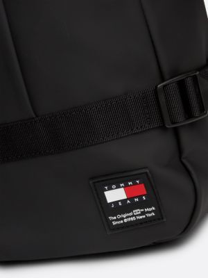 mochila con correas trenzadas essential negro de hombres tommy jeans