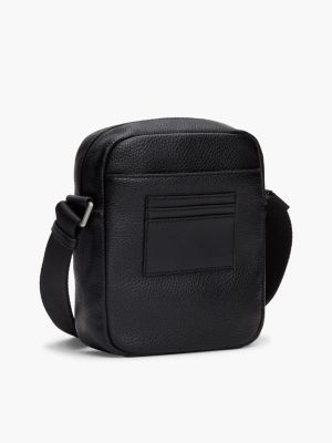 borsa reporter piccola con logo in metallo nero da uomini tommy hilfiger