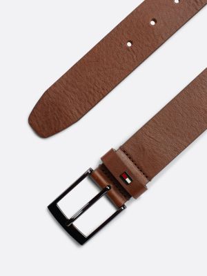 ceinture en cuir à boucle carrée marron pour hommes tommy hilfiger