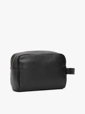 black heritage pebble grain washbag for men tommy jeans