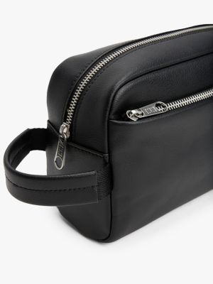 zwart heritage toilettas met metalen logo voor heren - tommy jeans