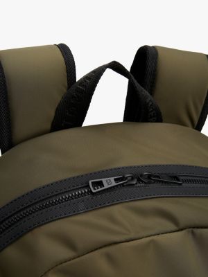 khaki metall-logo-rucksack mit doppelreißverschluss für herren - tommy hilfiger