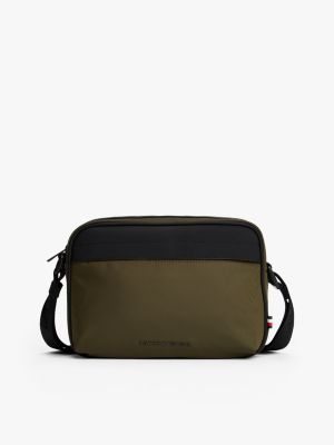 khaki crossbody-cameratas met metalen logo voor heren - tommy hilfiger