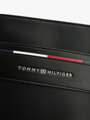 czarny torebka na ramię z sygnowanym wykończeniem dla mężczyźni - tommy hilfiger