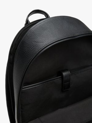 schwarz genarbter rucksack mit th-monogramm für herren - tommy hilfiger