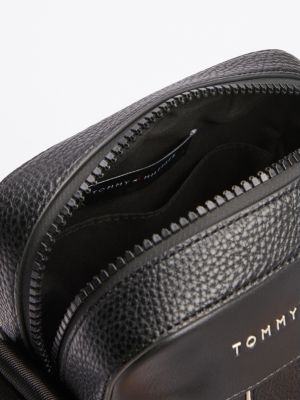 zwart reportertas met gemengde texturen voor heren - tommy hilfiger