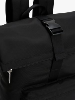 czarny plecak essential z rolowanym zamknięciem dla mężczyźni - tommy jeans