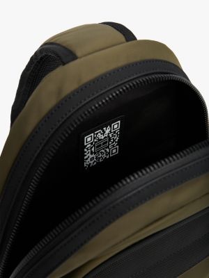 sac bandoulière avec logo en métal kaki pour hommes tommy hilfiger