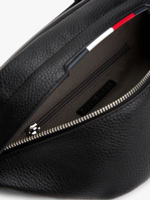 schwarz genarbte gürteltasche mit metall-logo für herren - tommy hilfiger