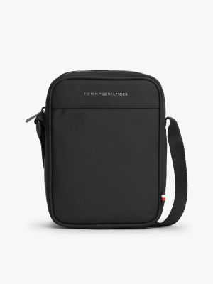 black crossbody-reportertasche mit metall-logo für herren - tommy hilfiger