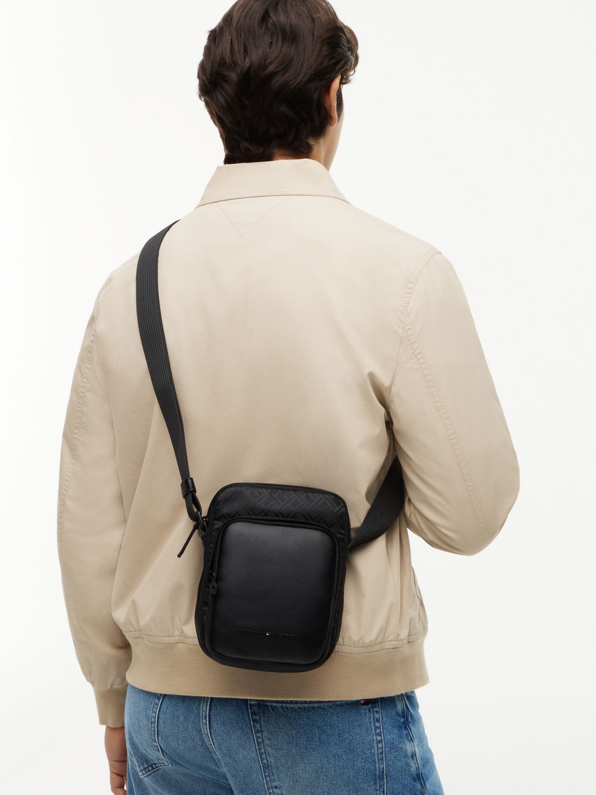 Flag Jacquard Crossbody Reporter Bag — Black