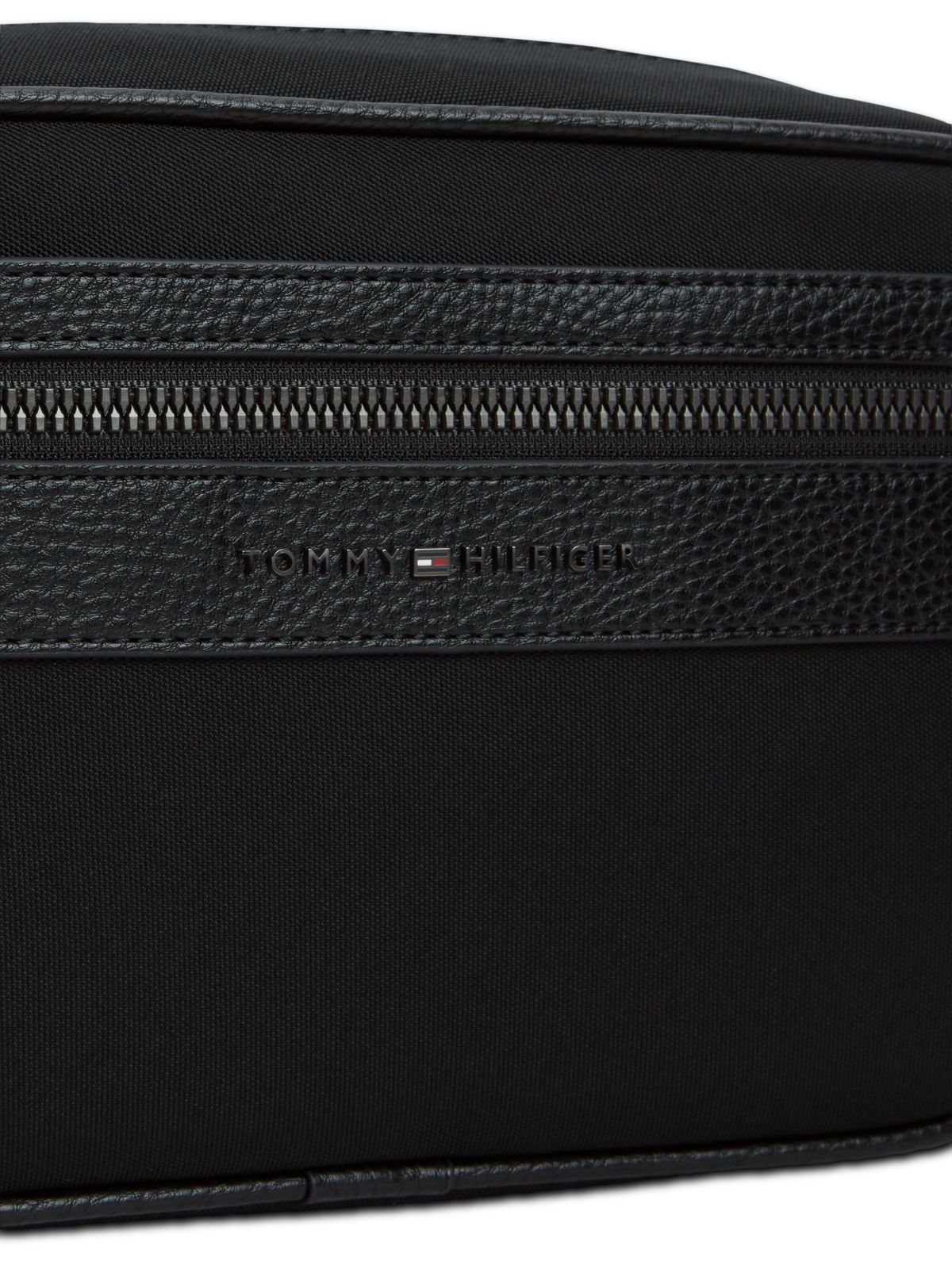 Water Resistant Zip Washbag — Black
