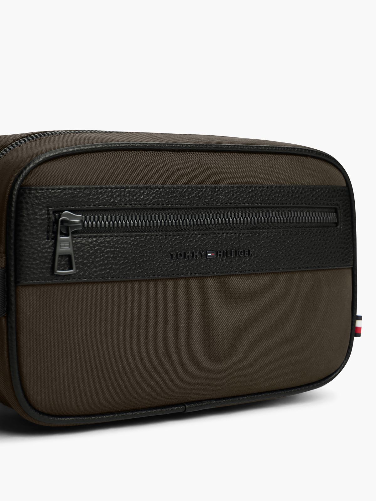 Water Resistant Zip Washbag — Brown
