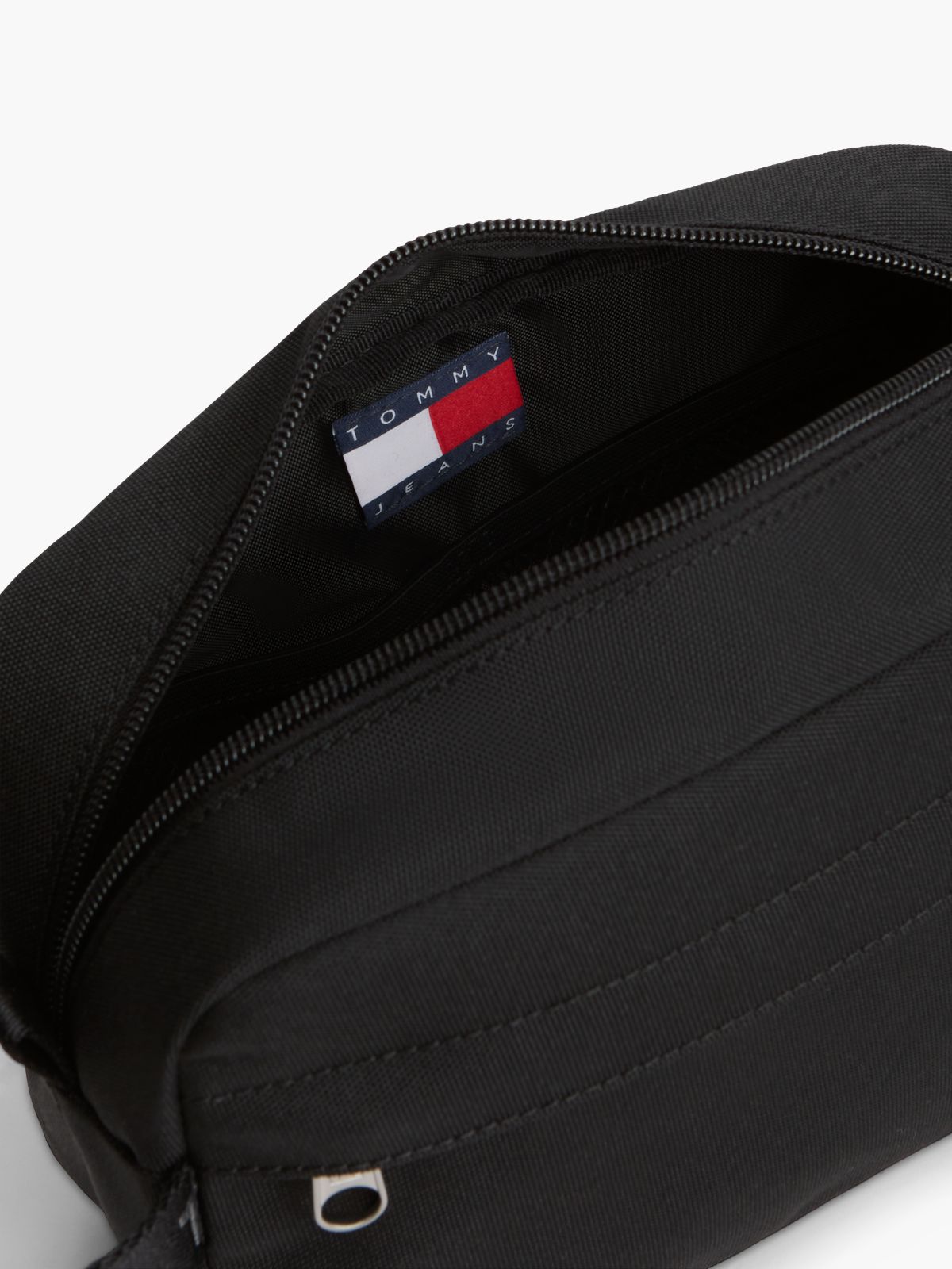 Essential Repeat Logo Textile Washbag — Black