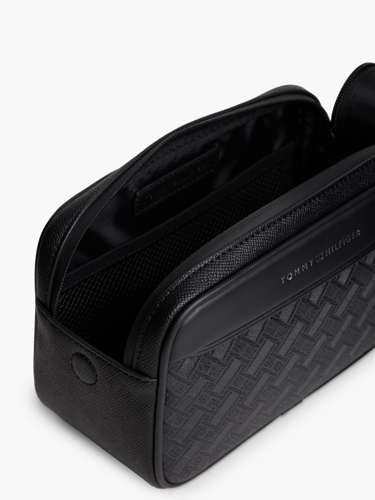 Modern Textured Flag Washbag — Black