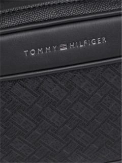Modern Textured Flag Washbag — Black 4