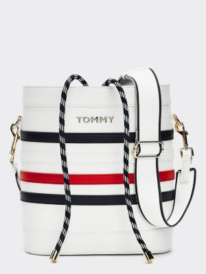 tommy hilfiger luggage size