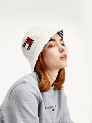 white tommy hilfiger bucket hat