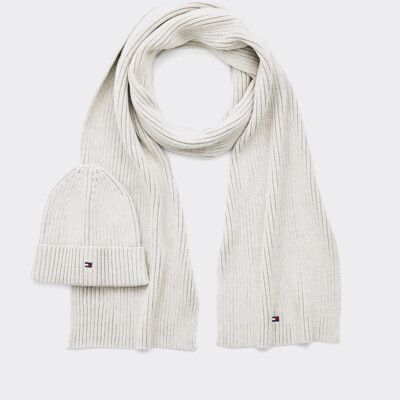 tommy hilfiger scarf and hat