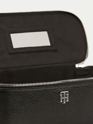 tommy hilfiger vanity case