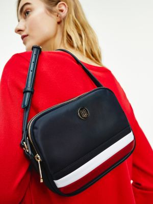 Sumka Kross Bodi Signature Iz Pererabotannogo Tekstilya Sinij Tommy Hilfiger