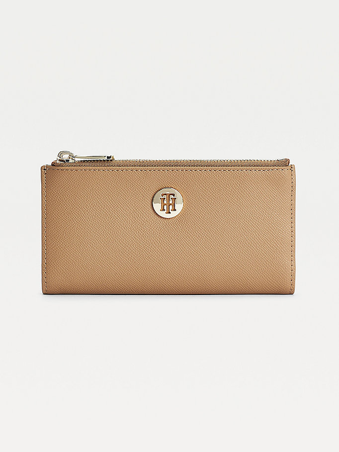 braun schmale brieftasche mit monogram-emblem für damen - tommy hilfiger