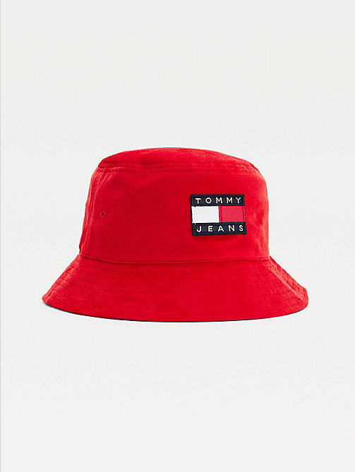 cappello a secchiello con distintivo tommy rosso da women tommy jeans