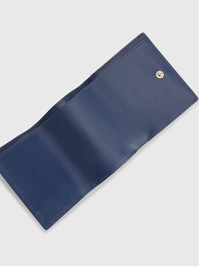 blue portemonnee van leer met pushlock voor dames - tommy hilfiger