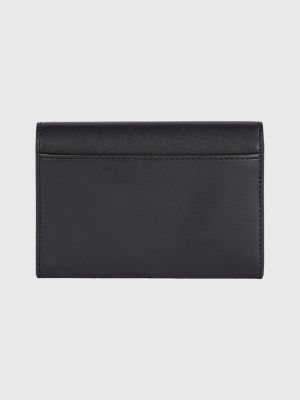 Chic Medium Monogram Flap Wallet | BLACK | Tommy Hilfiger