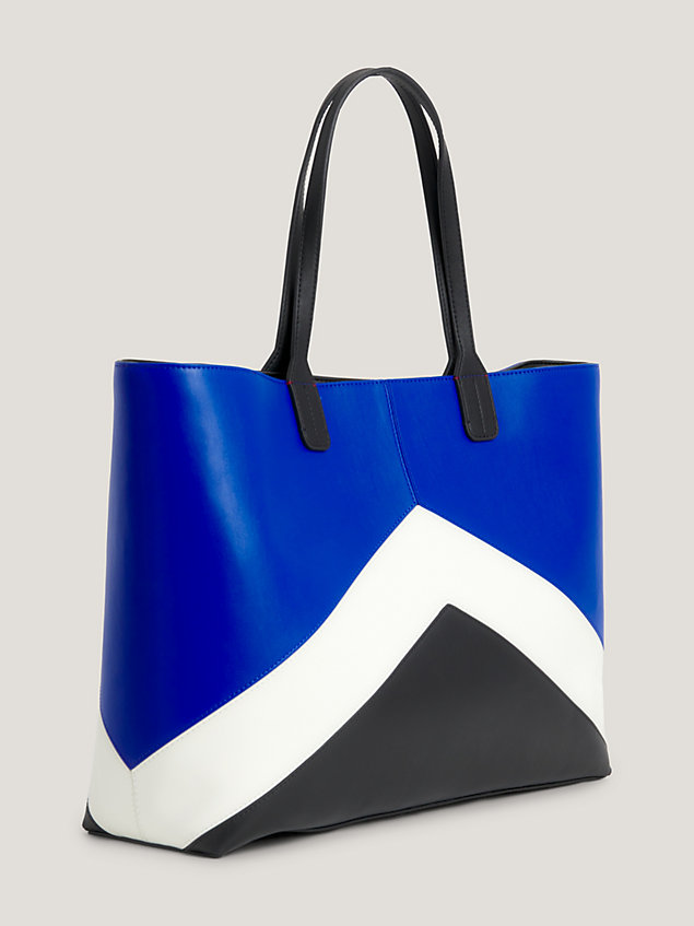 blue iconic tote-bag im chevron-design mit logo für damen - tommy hilfiger